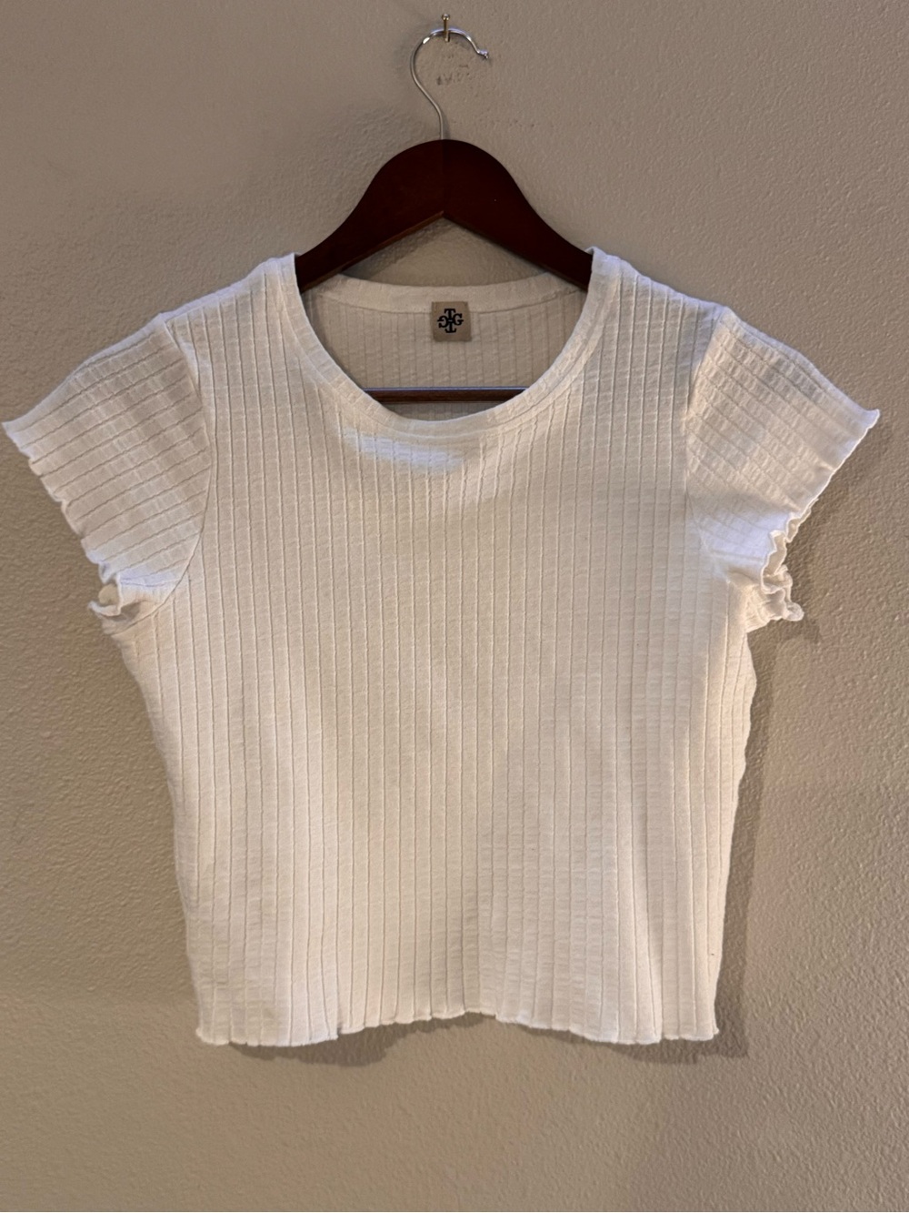 The. Garment Ribbed White Short Sleeve Tee with Lettuce Edge